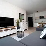 Ikar Z Widokiem Na Morze W Kompleksie Platinium Apartman *