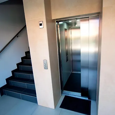 Ikar Z Widokiem Na Morze W Kompleksie Platinium Apartman