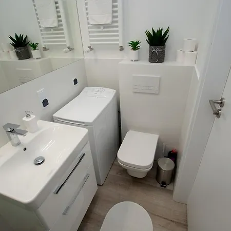 Ikar Z Widokiem Na Morze W Kompleksie Platinium Apartmán