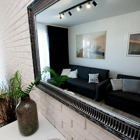 Ikar Z Widokiem Na Morze W Kompleksie Platinium Rewal