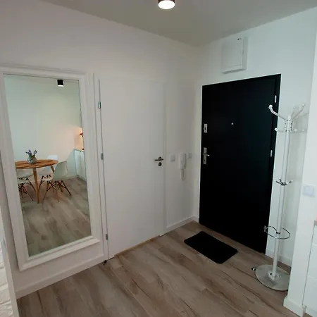 Ikar Z Widokiem Na Morze W Kompleksie Platinium Rewal