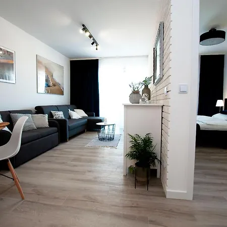 Ikar Z Widokiem Na Morze W Kompleksie Platinium Apartment *