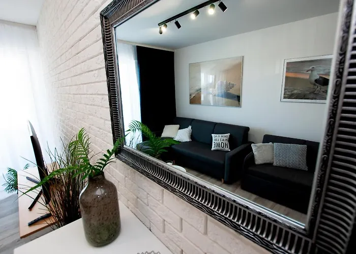 Ikar Z Widokiem Na Morze W Kompleksie Platinium Rewal